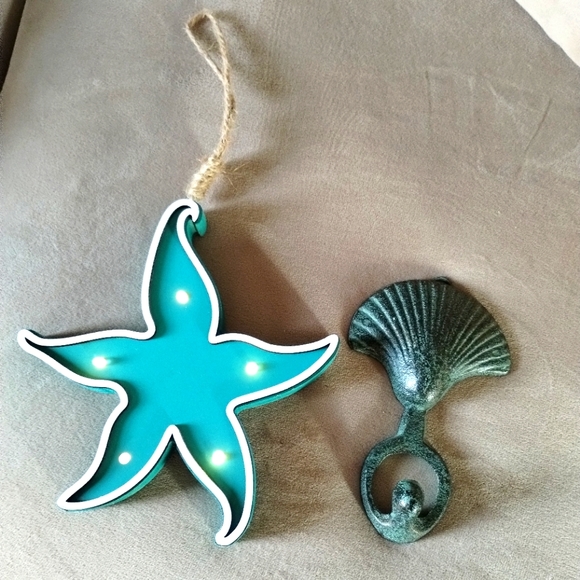 2 pieces bathroom beach theme hook and light up hanging starfish. - Picture 1 of 5